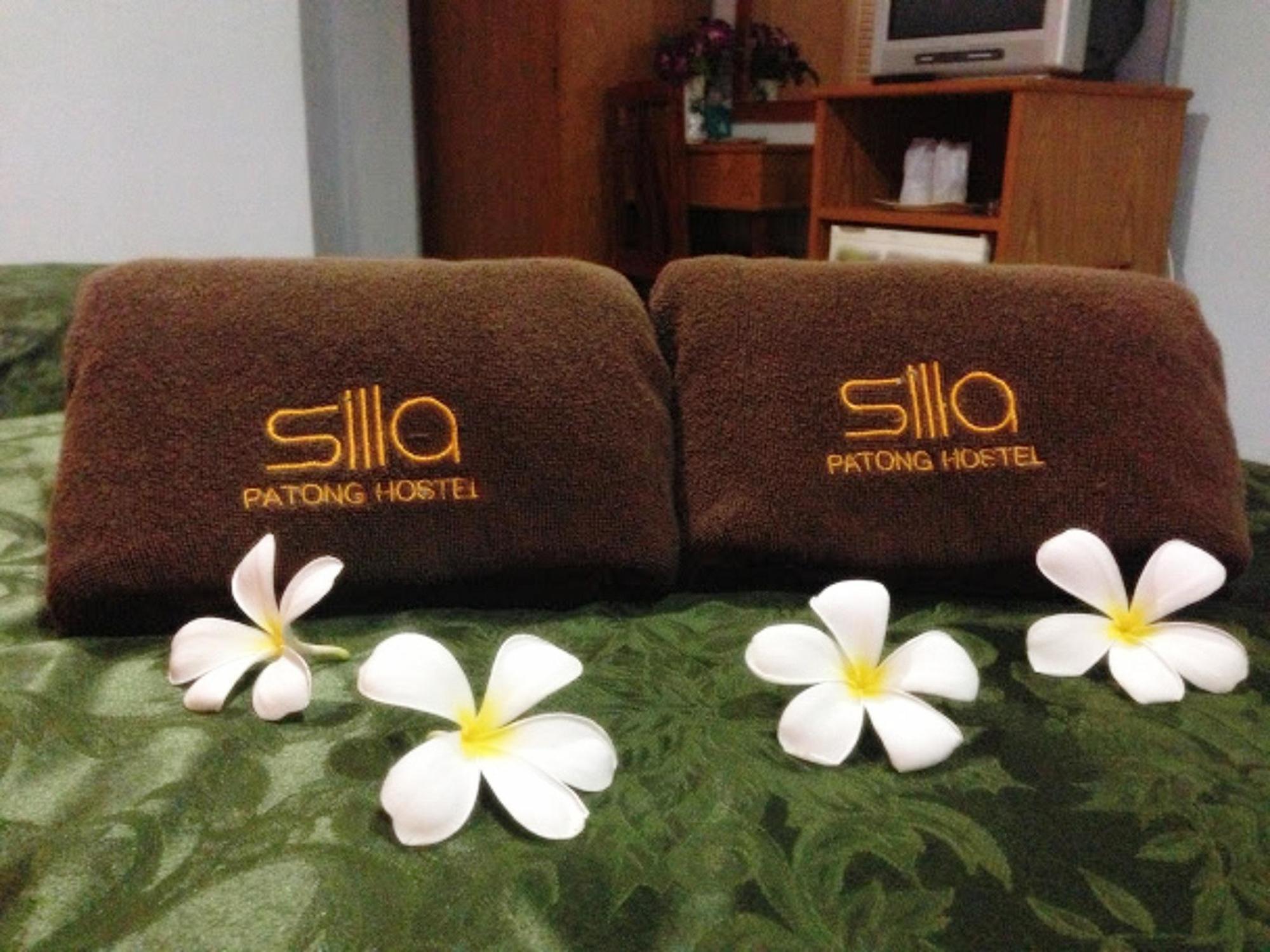 Silla Patong Hostel Exteriör bild