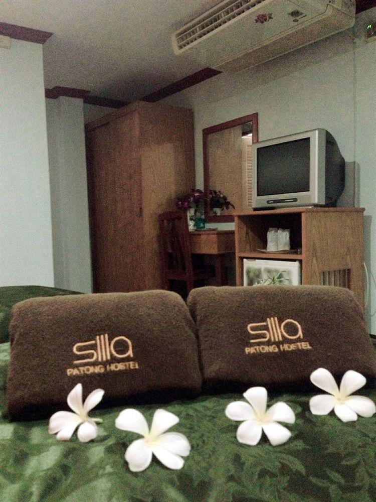 Silla Patong Hostel Exteriör bild